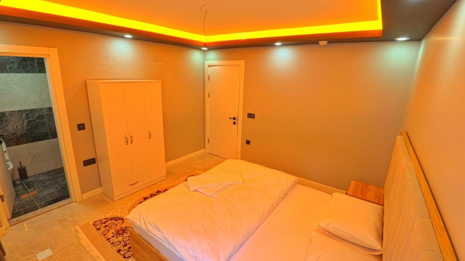Apartment Sinor *